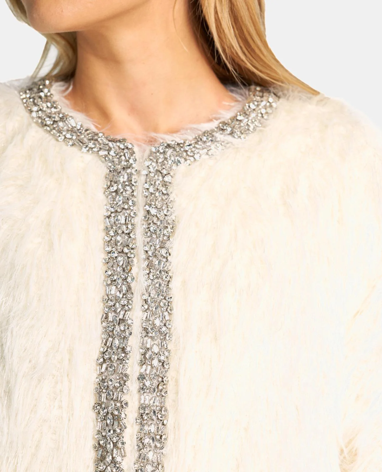 ABRIGO EFECTO PELO CON DETALLES - Image 3