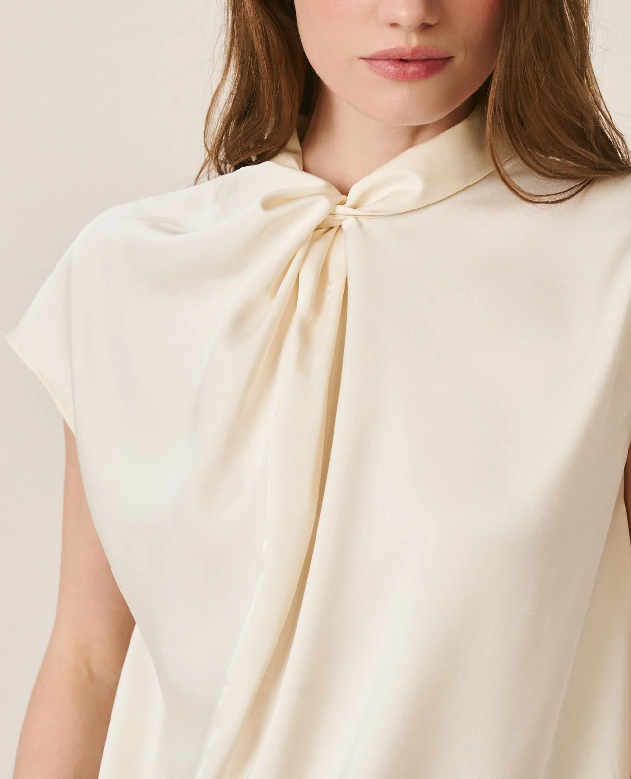 BLUSA LISA SATÉN - Image 4