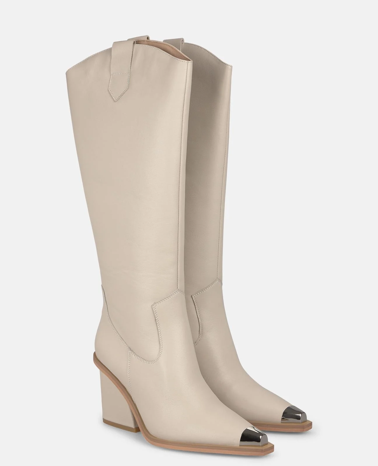 BOTA TACÓN CON TEXTURA - Image 2