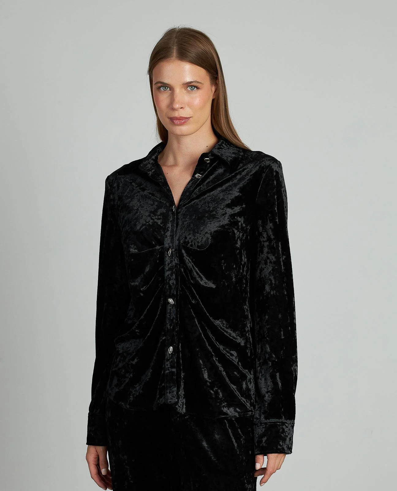 CAMISA TERCIOPELO BOTÓN JOYA - Image 3