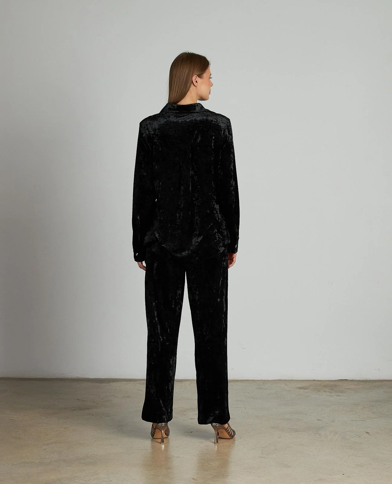 CAMISA TERCIOPELO BOTÓN JOYA - Image 8