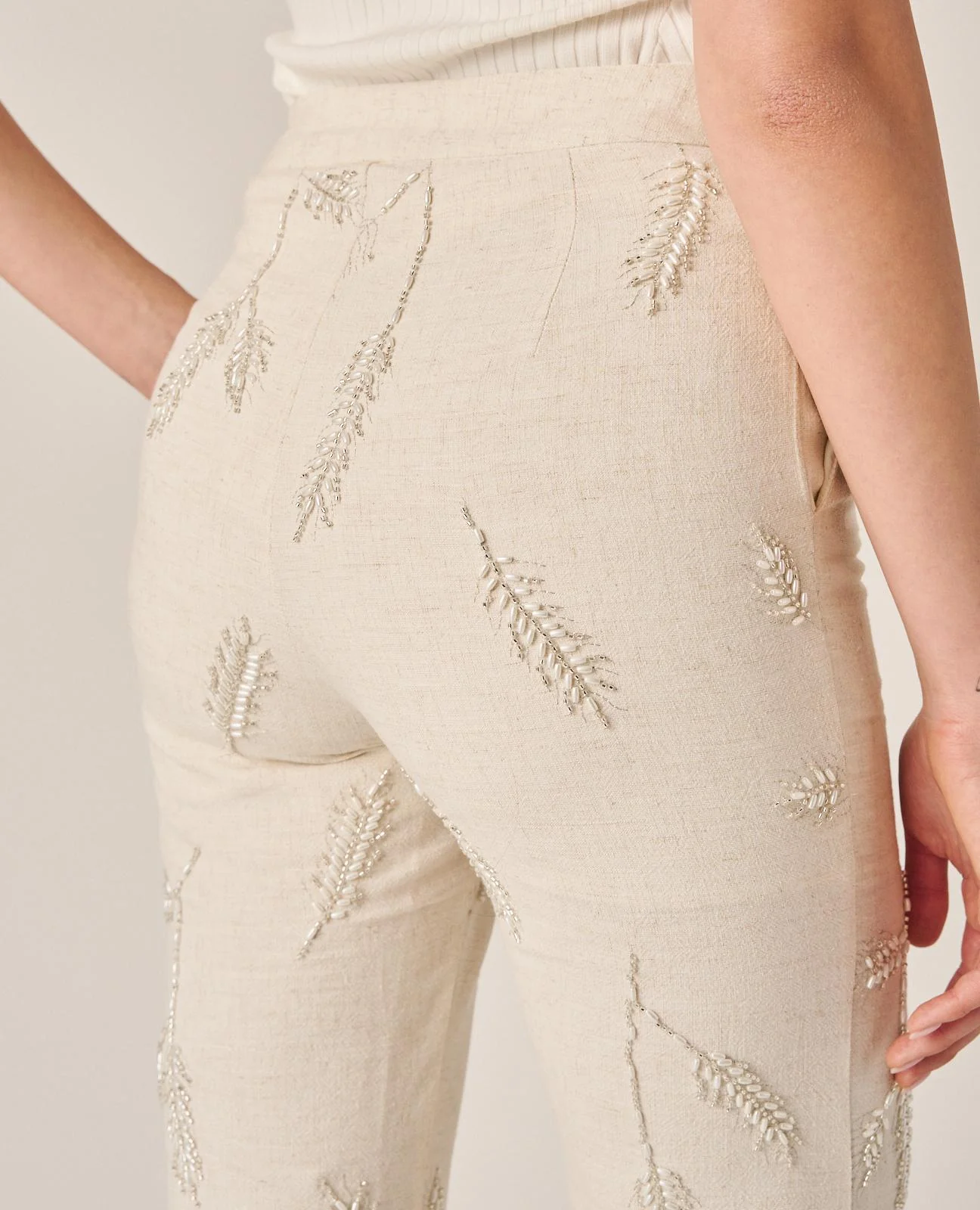 PANTALÓN ACAMPANADO BORDADO - Image 6