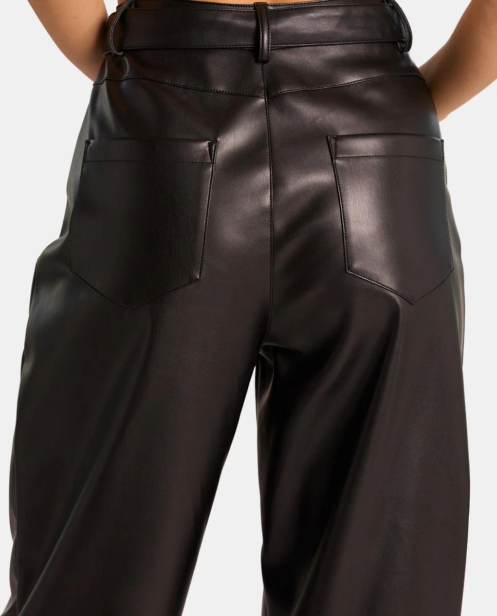 PANTALÓN EFECTO PIEL - Image 3
