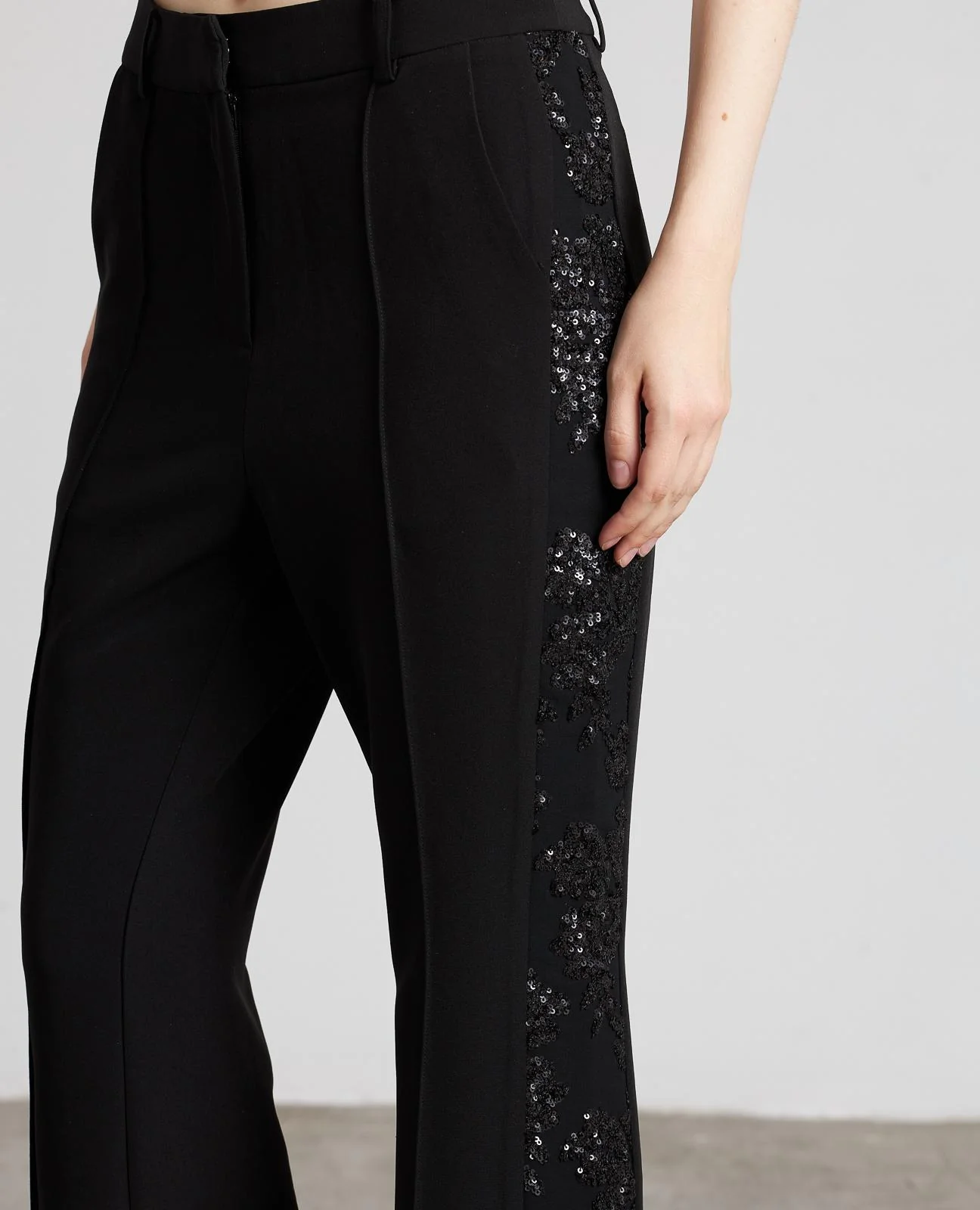 PANTALÓN FLARE DETALLES - Image 4