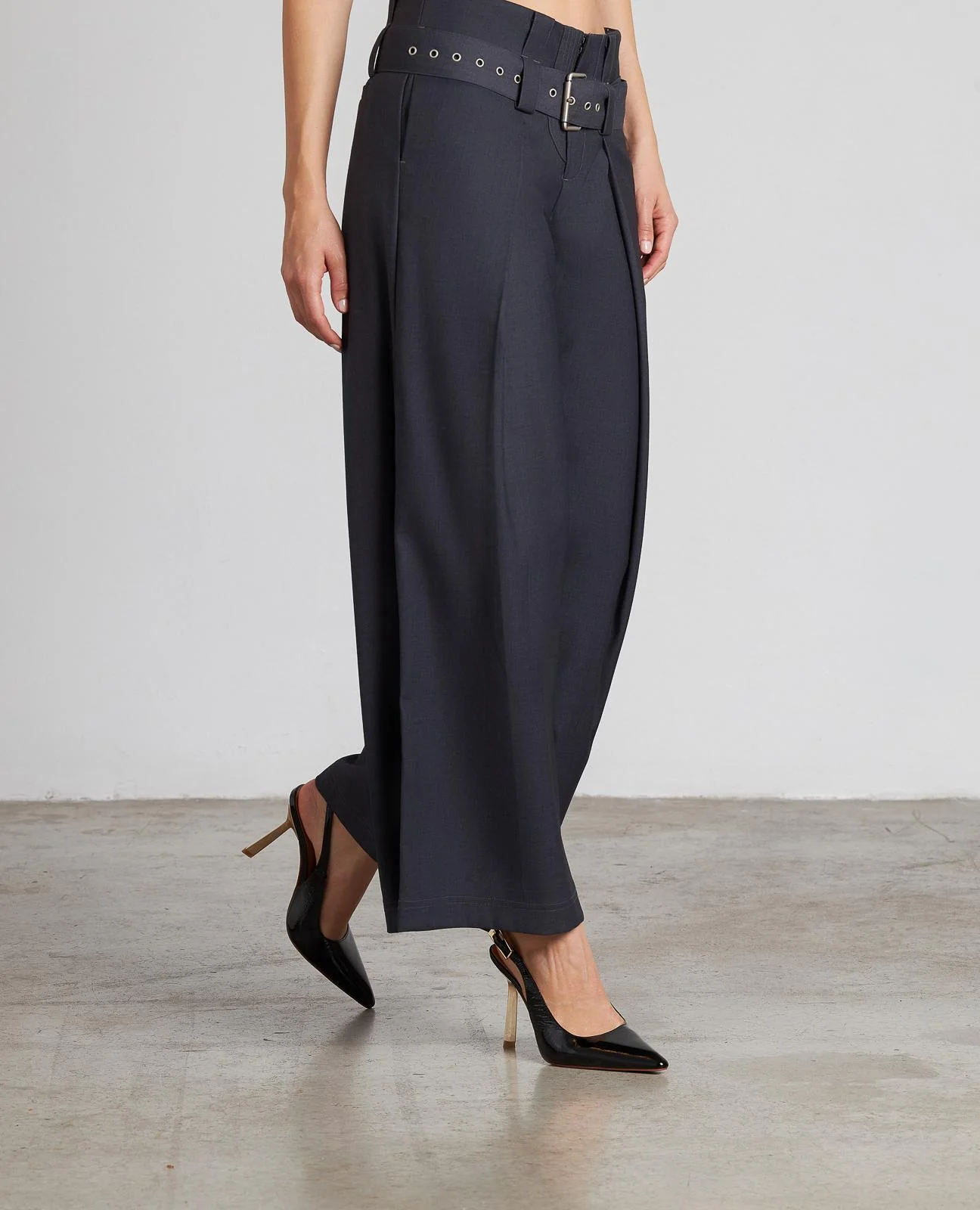 PANTALÓN PINZA CINTURÓN - Image 4
