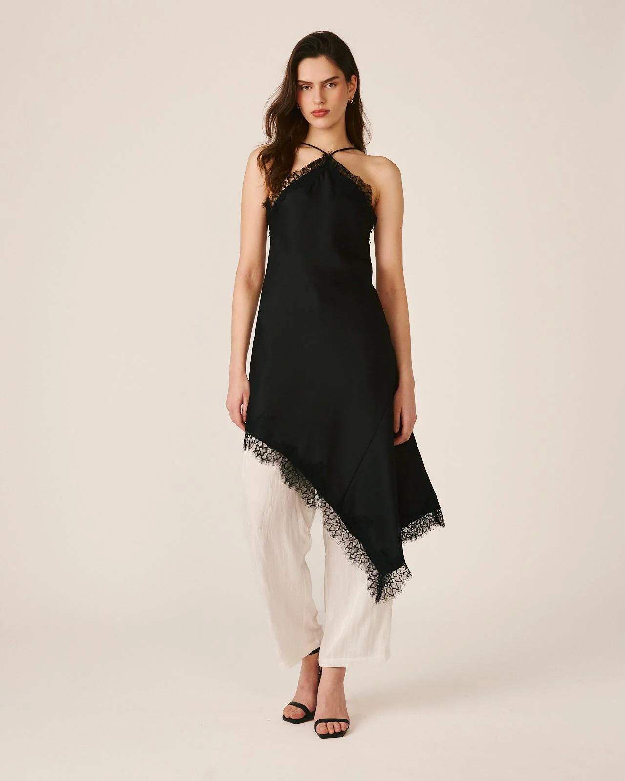 VESTIDO LENCERO ASIMÉTRICO - Image 2