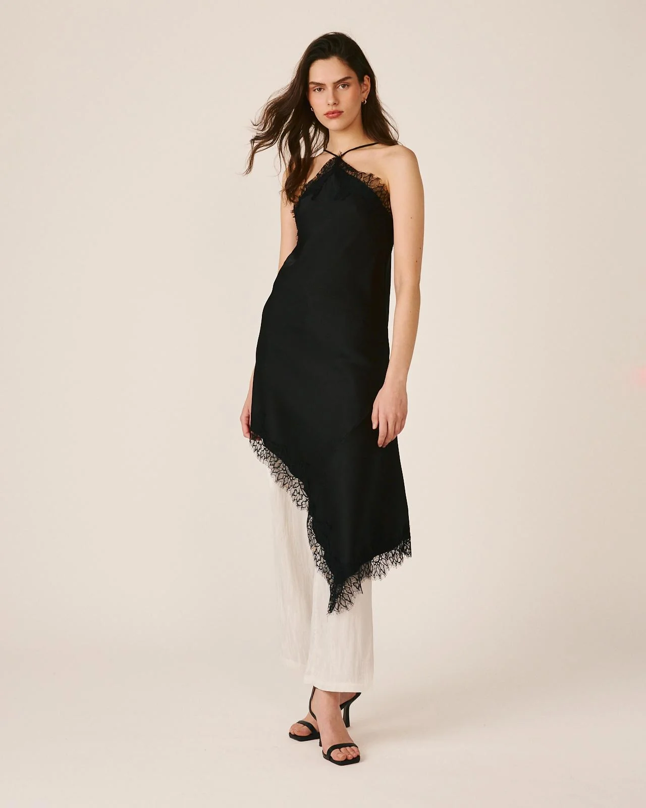 VESTIDO LENCERO ASIMÉTRICO - Image 4