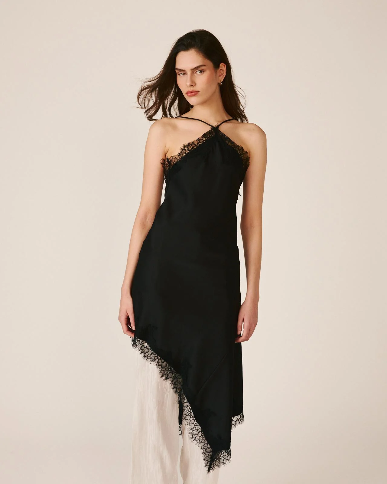 VESTIDO LENCERO ASIMÉTRICO - Image 5