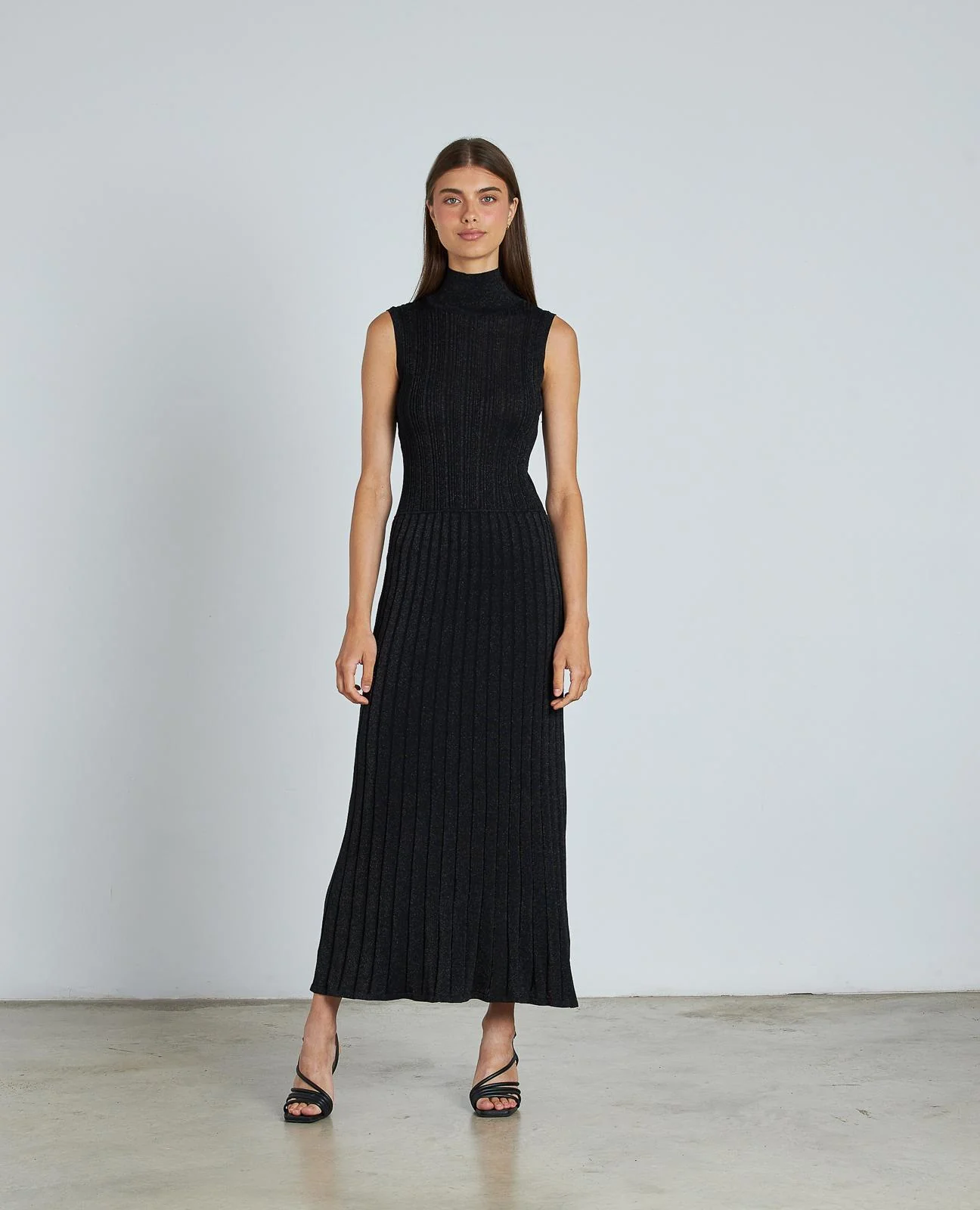 VESTIDO METALIZADO SIN MANGAS - Image 4