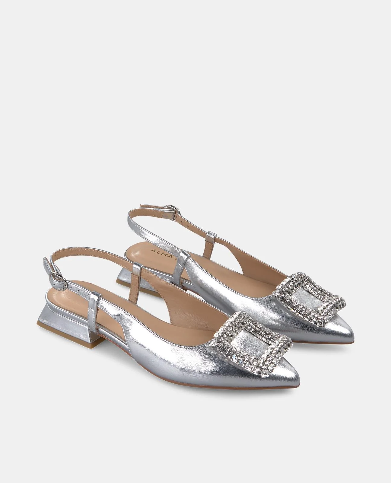 ZAPATO CON BROCHE PLANO - Image 2