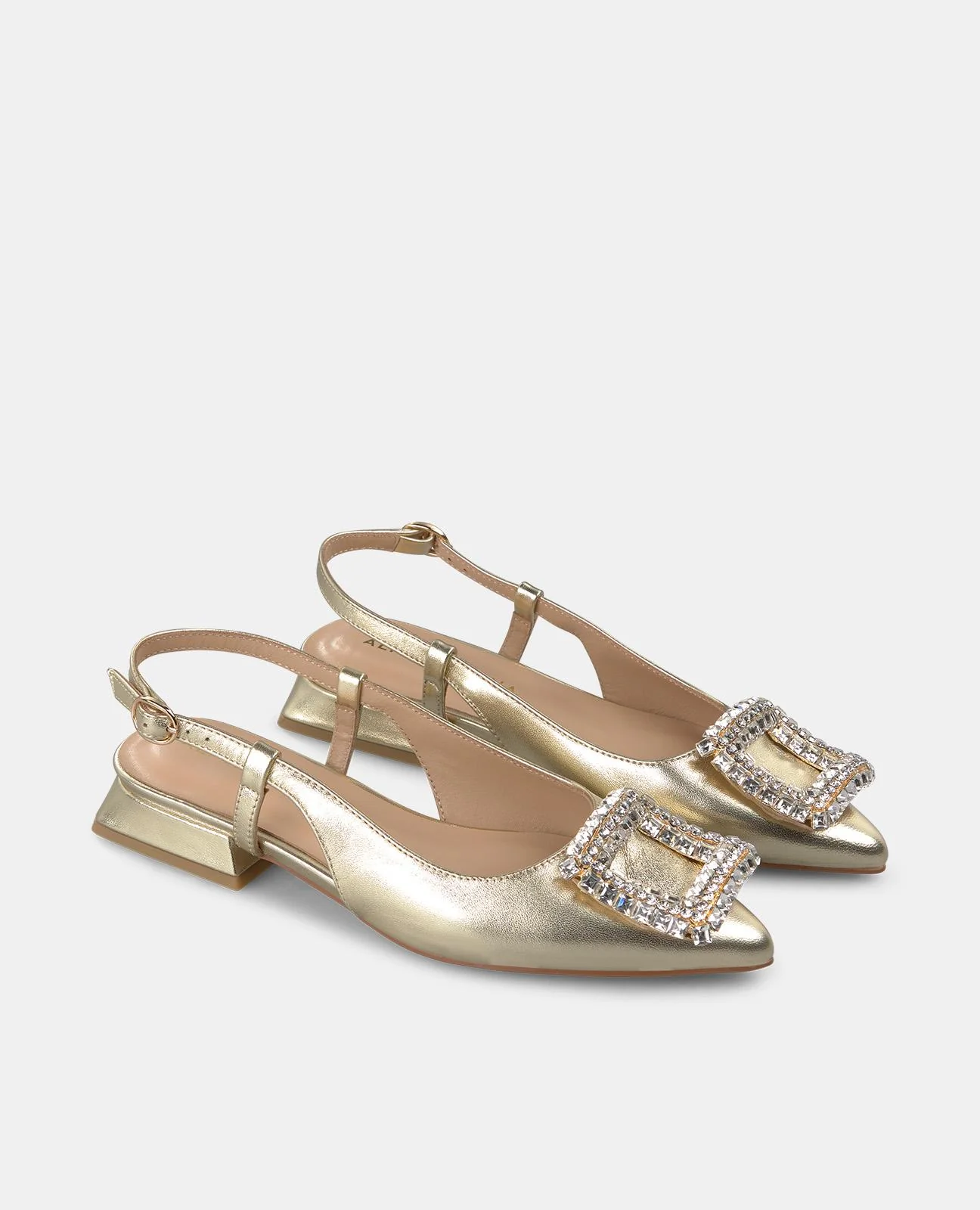 ZAPATO CON BROCHE PLANO - Image 2